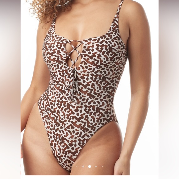 One piece bathing suit - Picture 2 of 5